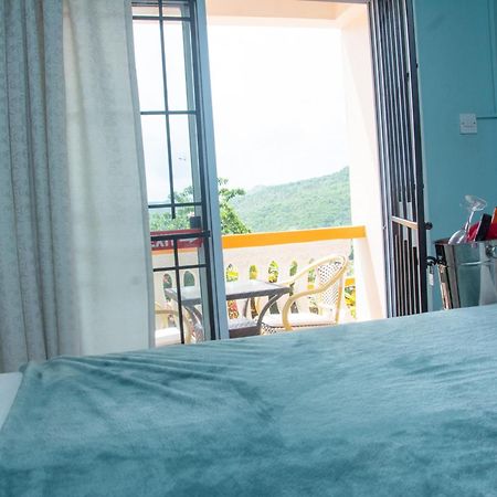 Mountain View Apartments Gros Islet Bagian luar foto