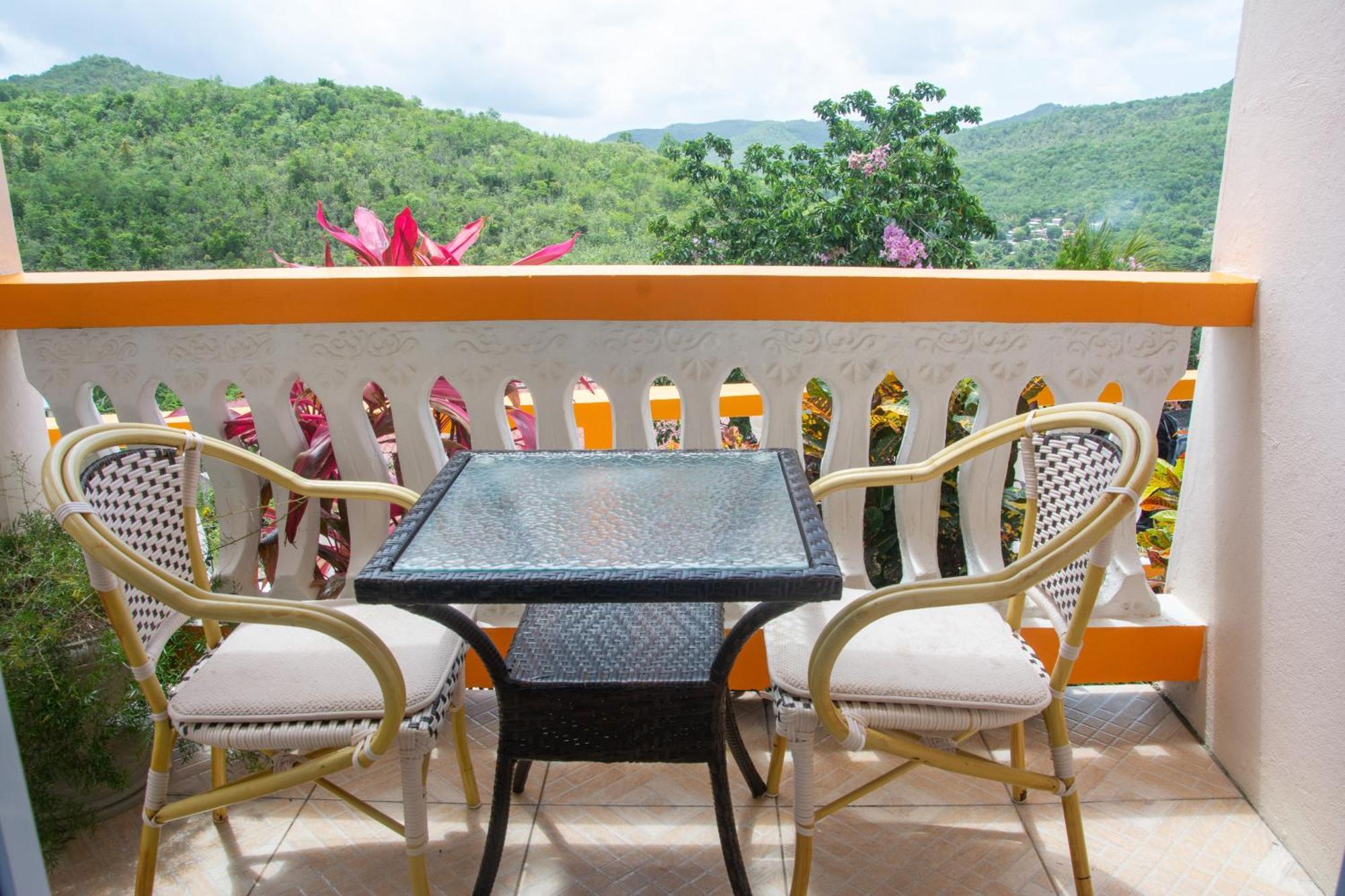 Mountain View Apartments Gros Islet Bagian luar foto